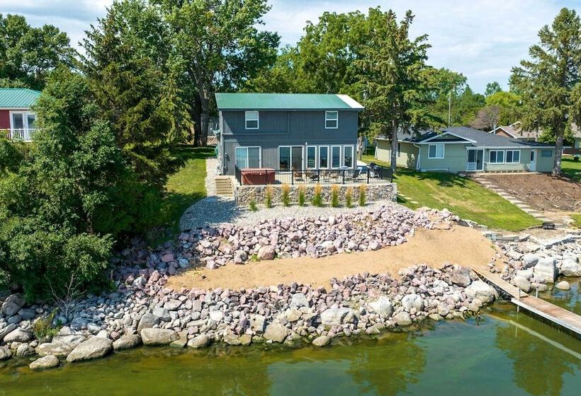 Lakefront Cabin W/ Hot Tub & Patio In Lake Norden