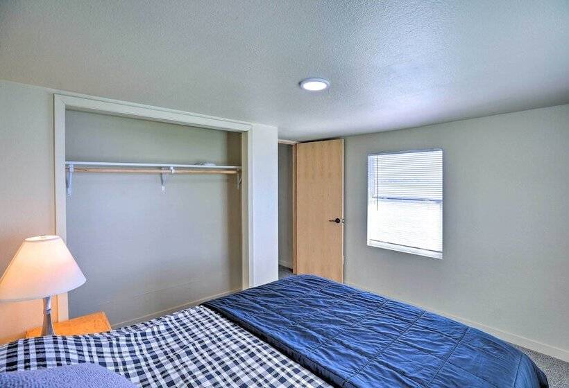 Lakefront Cabin W/ Hot Tub & Patio In Lake Norden