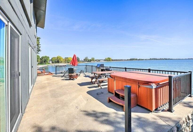 Lakefront Cabin W/ Hot Tub & Patio In Lake Norden