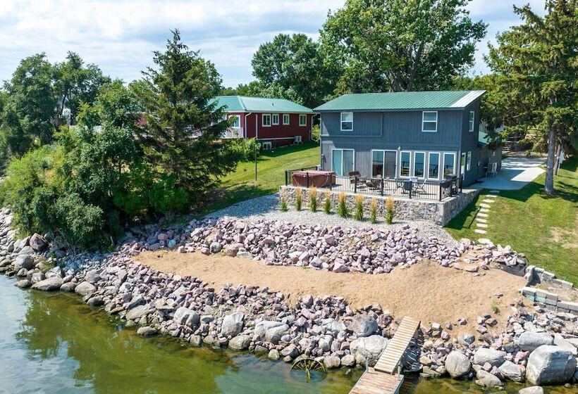 Lakefront Cabin W/ Hot Tub & Patio In Lake Norden