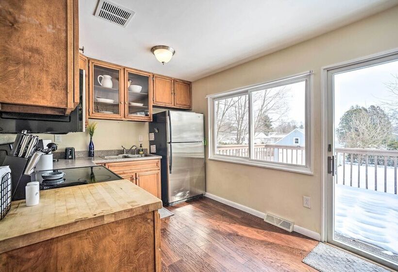 Updated Home In The Heart Of Saratoga Springs