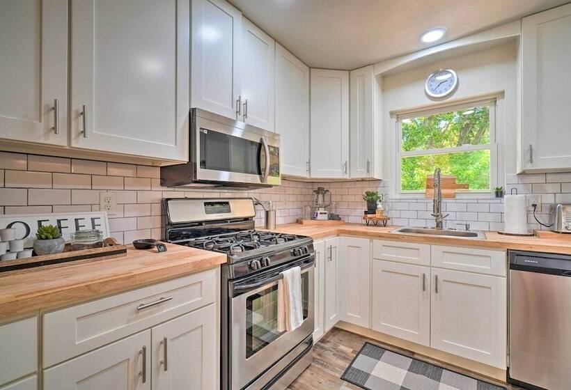 Updated Knoxville Home W/ Media Room + Patio!