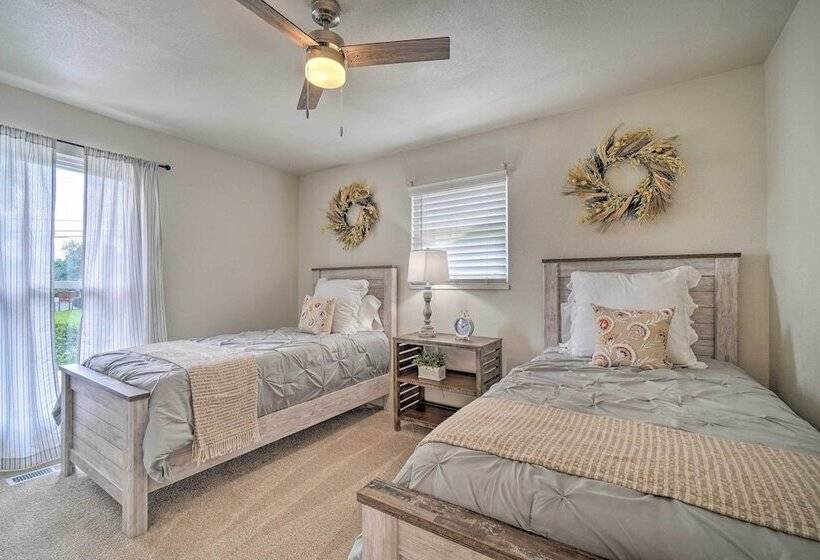 Updated Knoxville Home W/ Media Room + Patio!