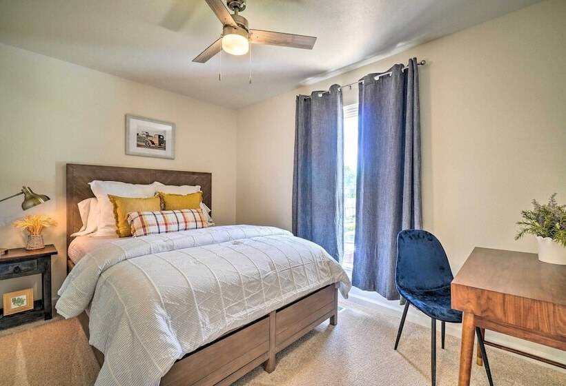 Updated Knoxville Home W/ Media Room + Patio!