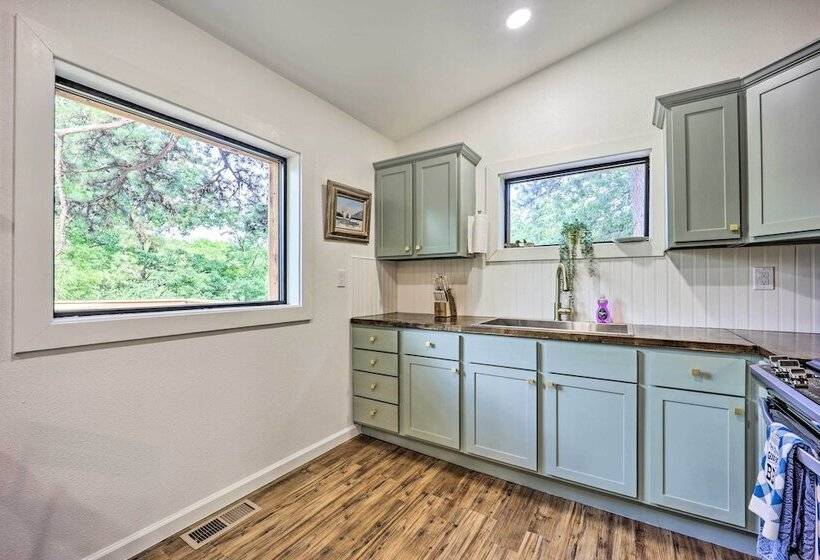 Updated Lakefront Cabin W/ Deck & Boat Dock!