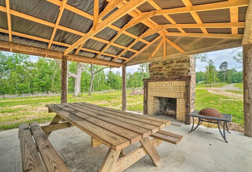 Updated Studio Cabin In Ozark W/ Yard & Mtn View