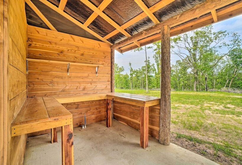 Updated Studio Cabin In Ozark W/ Yard & Mtn View