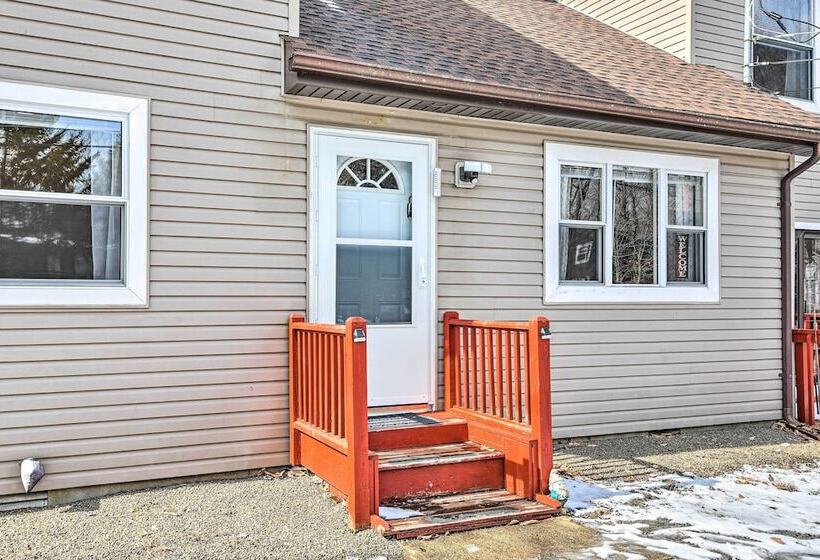 Updated Tobyhanna Home: Family & Pet Friendly