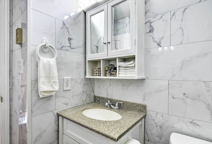 Updated Tobyhanna Home: Family & Pet Friendly