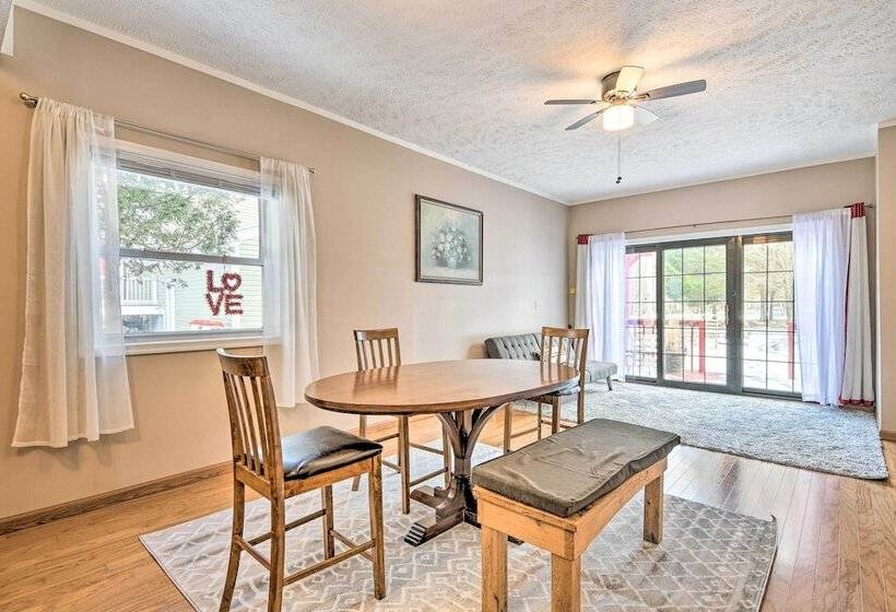 Updated Tobyhanna Home: Family & Pet Friendly