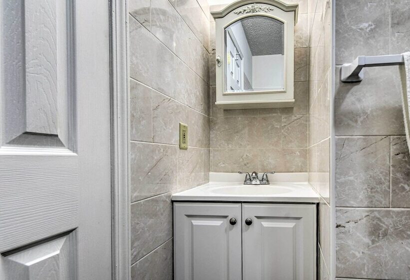 Updated Tobyhanna Home: Family & Pet Friendly