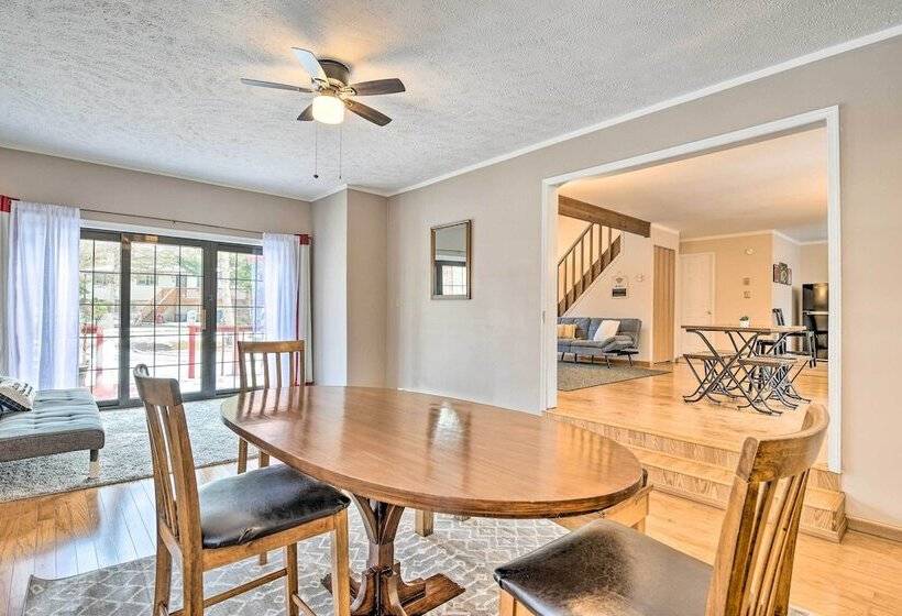 Updated Tobyhanna Home: Family & Pet Friendly