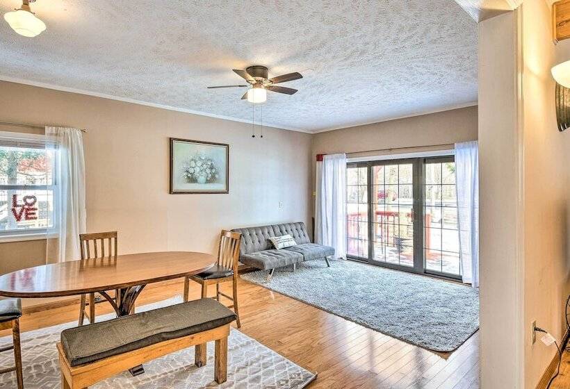 Updated Tobyhanna Home: Family & Pet Friendly