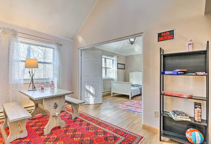Updated Tobyhanna Home: Family & Pet Friendly