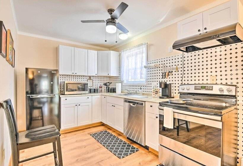 Updated Tobyhanna Home: Family & Pet Friendly