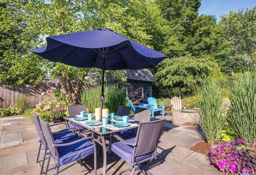 Upscale Arts + Crafts Bungalow W/ Yard, Pool!