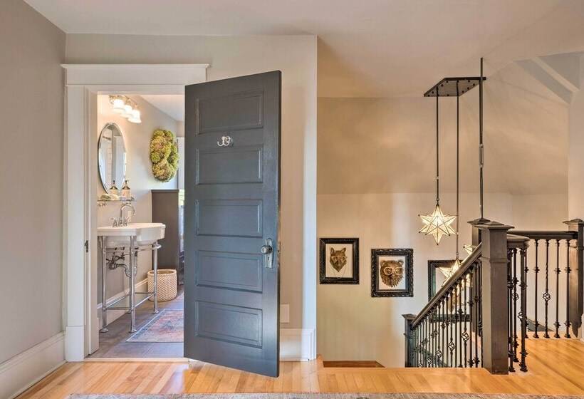 Upscale Arts + Crafts Bungalow W/ Yard, Pool!