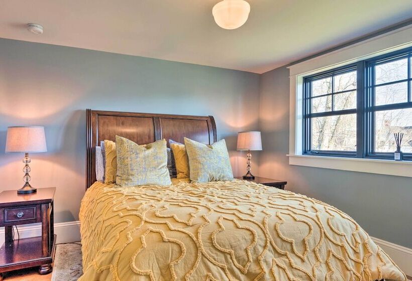 Upscale Arts + Crafts Bungalow W/ Yard, Pool!