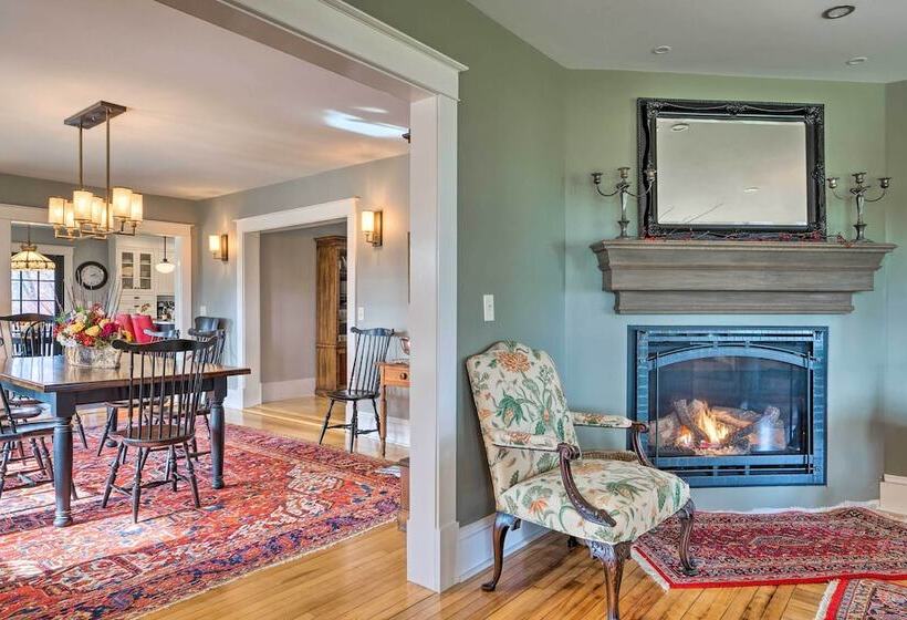 Upscale Arts + Crafts Bungalow W/ Yard, Pool!