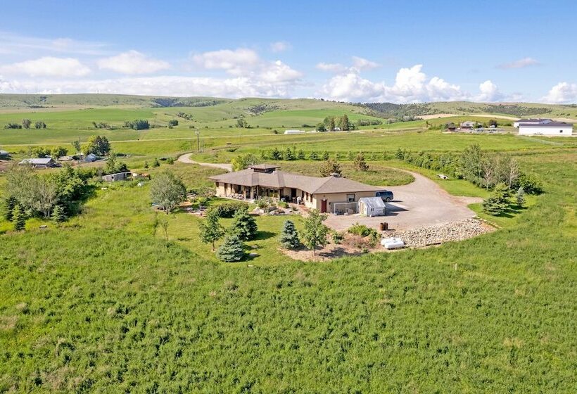 Bozeman Getaway On The Prairie W/ Patio & Grill