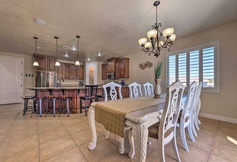 Utah Retreat W/ Heated Pool, Grill & Fire Pit!