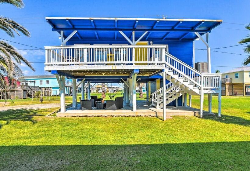 Vibrant Freeport Home W/ Patio, Walk To Beaches