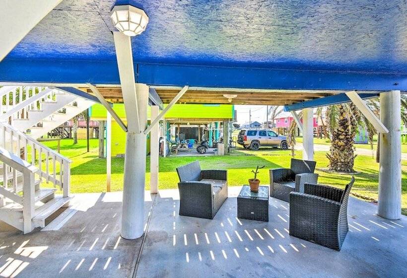 Vibrant Freeport Home W/ Patio, Walk To Beaches