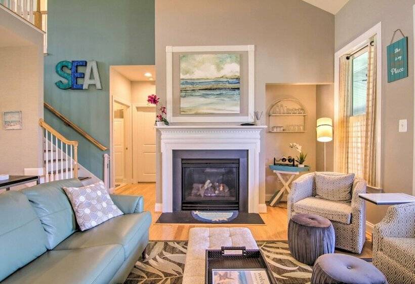 Vibrant Home In Ocean View W/ Screen Porch