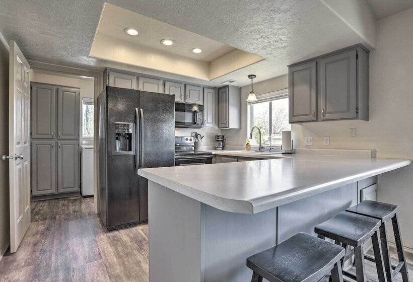 Washington Home W/ Private Hot Tub < 40 Mi To Zion