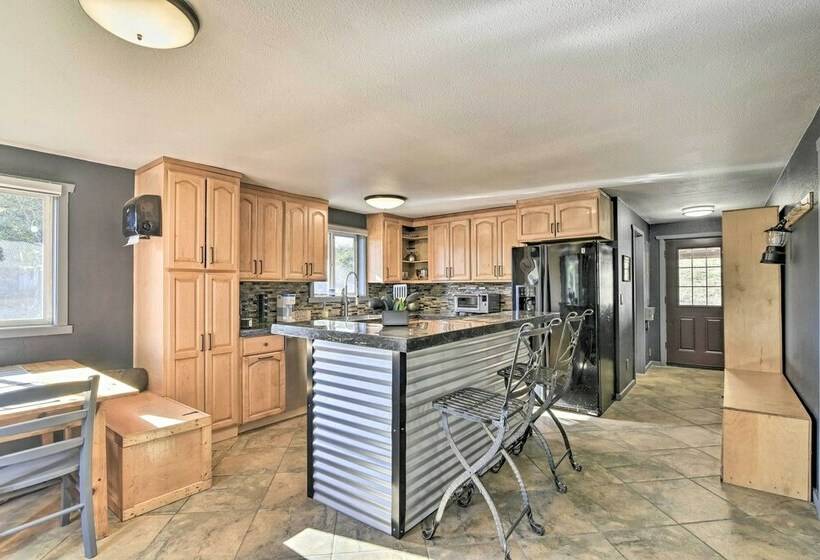 Washougal Country Escape Near Gorge Hikes!