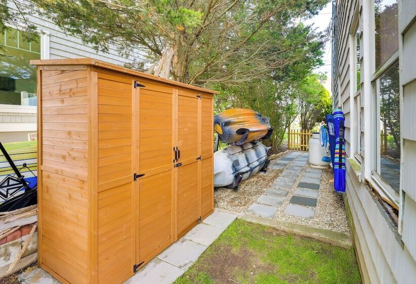 Waterfront Cottage W/ Sunroom + Patio & Grill