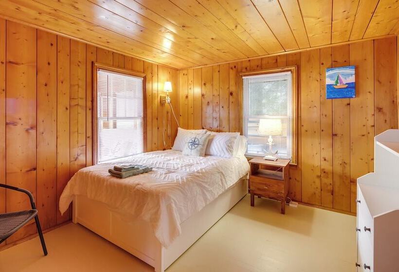 Waterfront Cottage W/ Sunroom + Patio & Grill