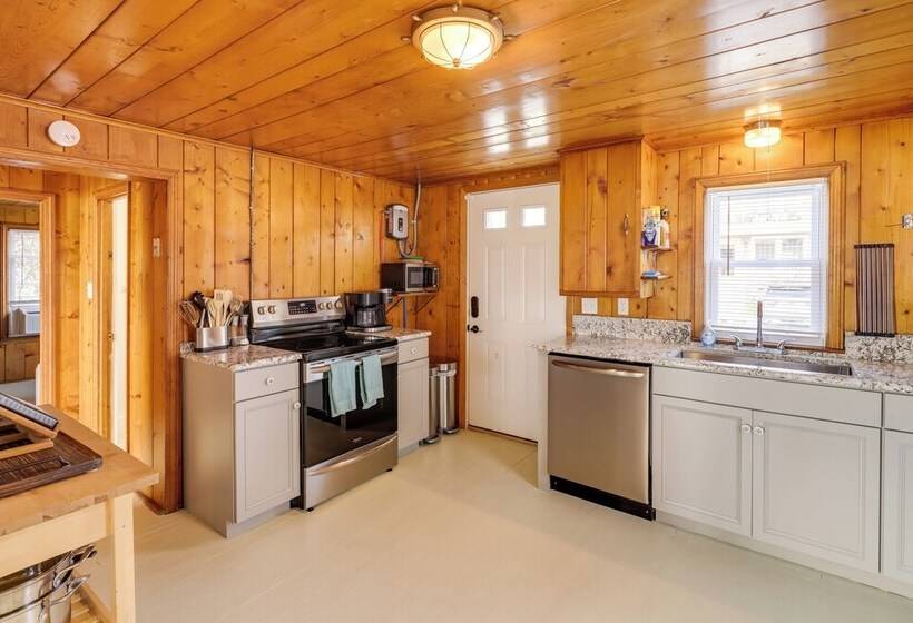 Waterfront Cottage W/ Sunroom + Patio & Grill