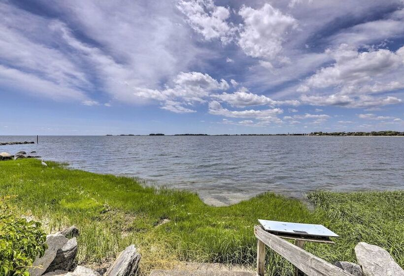 Waterfront Cottage W/ Sunroom + Patio & Grill