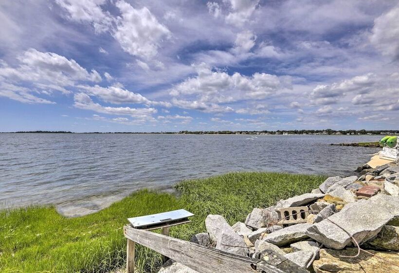 Waterfront Cottage W/ Sunroom + Patio & Grill