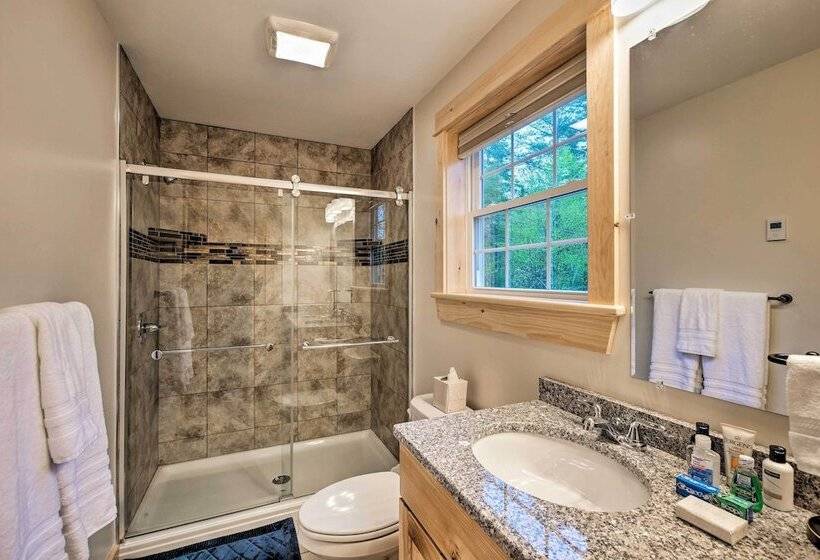 Waterfront Davis Pond Cabin W/ Dock + Kayaks!