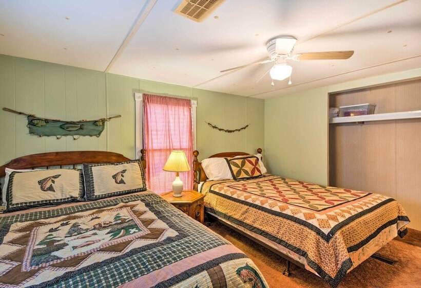 Waterfront House W/ Boat Slip On Lake Eufaula!