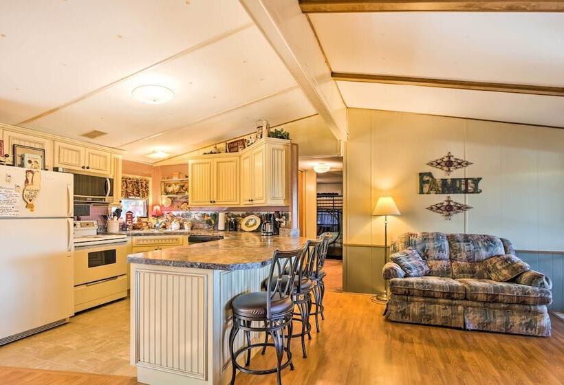 Waterfront House W/ Boat Slip On Lake Eufaula!