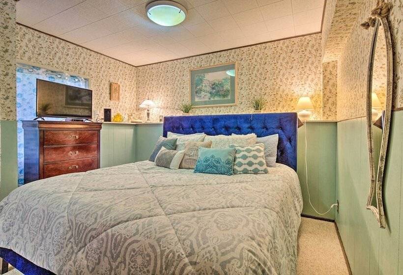 Waterfront House W/ Glacial Views   Near Downtown!