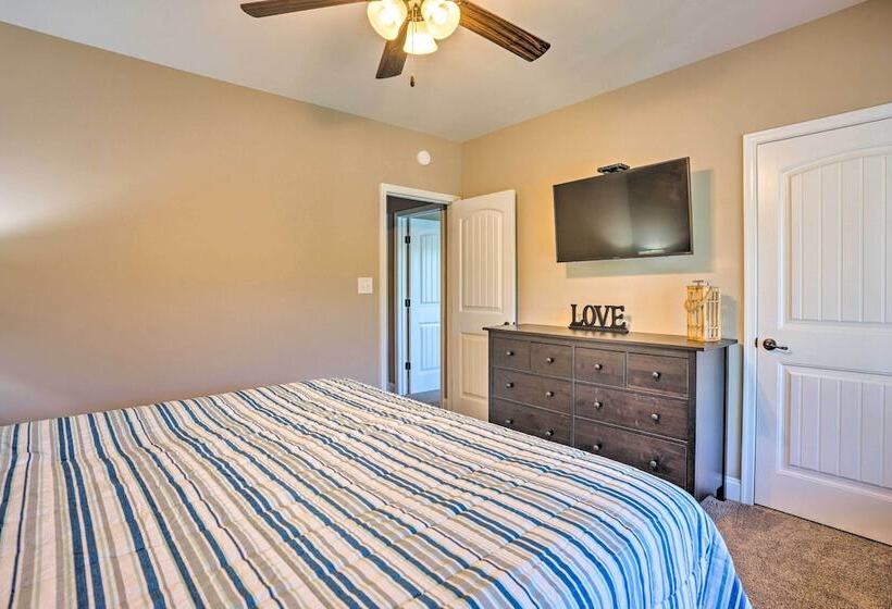 Waterfront Lake Anna Home W/ Dock, Beach & Kayaks!