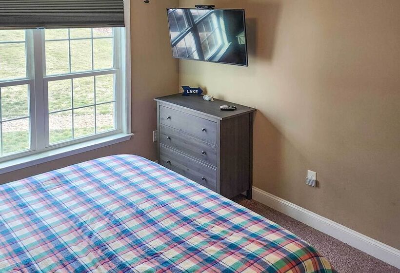 Waterfront Lake Anna Home W/ Dock, Beach & Kayaks!