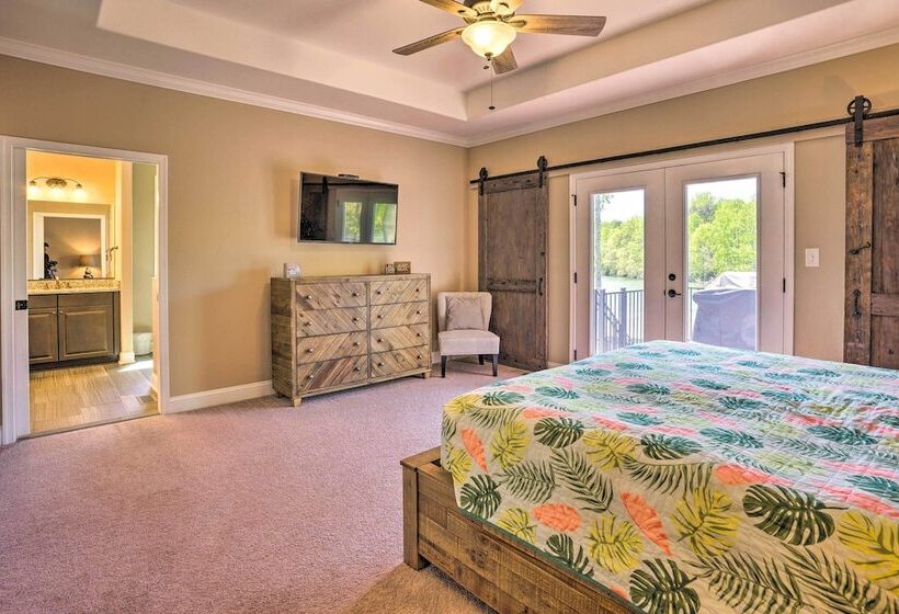 Waterfront Lake Anna Home W/ Dock, Beach & Kayaks!