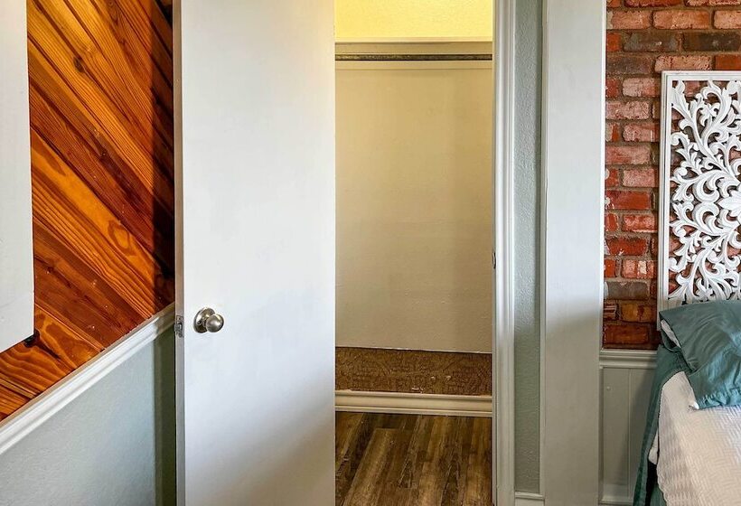 Private Dock   Waterfront Lake Brownwood Gem!