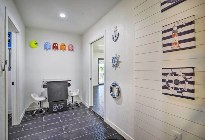 Waterfront Lake Home W/ Deck New Renovations!