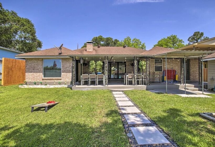 Waterfront Lake Home W/ Deck New Renovations!