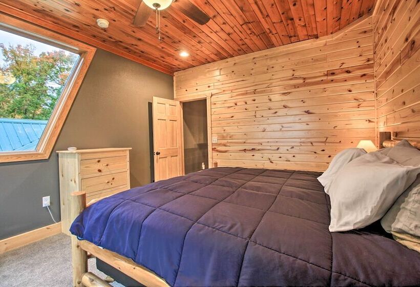 Waterfront Lake Mille Lacs Lodge W/ Deck + Grill!