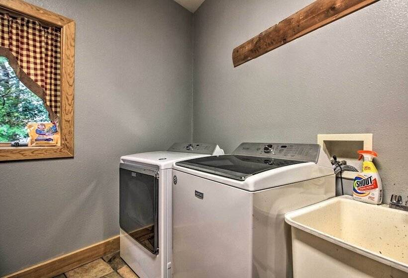 Waterfront Lake Mille Lacs Lodge W/ Deck + Grill!