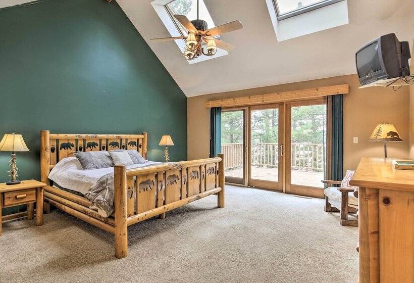 Waterfront Lake Tomahawk Cabin W/ Game Room!