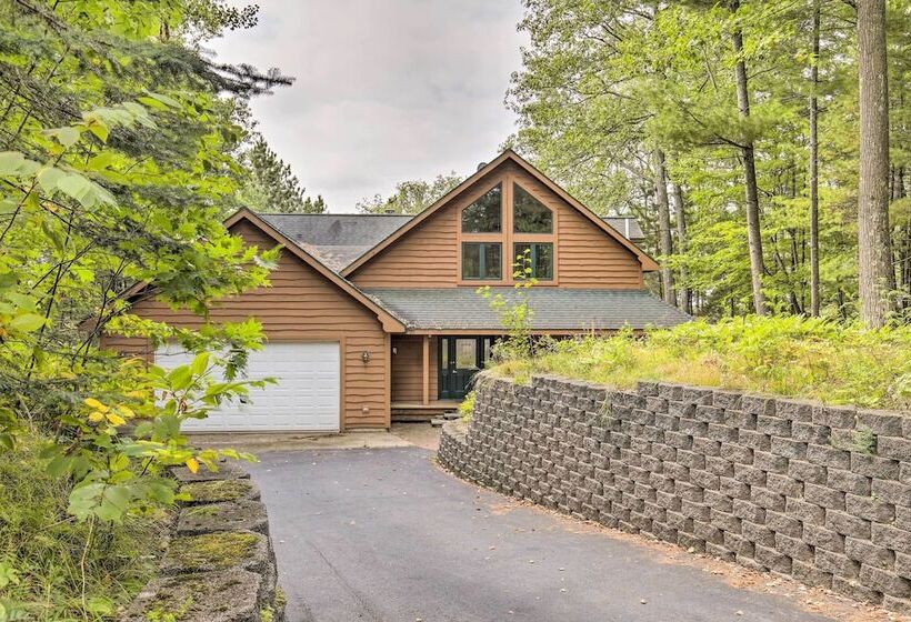 Waterfront Lake Tomahawk Cabin W/ Game Room!