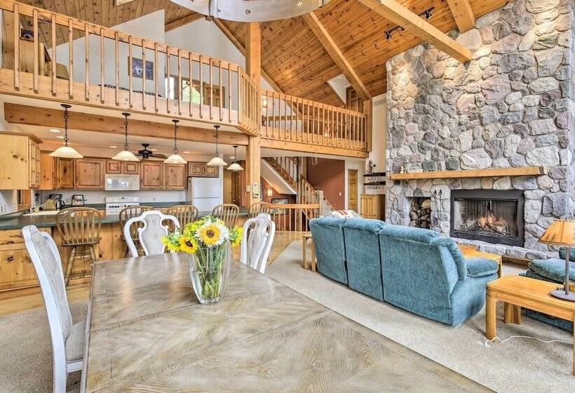 Waterfront Lake Tomahawk Cabin W/ Game Room!